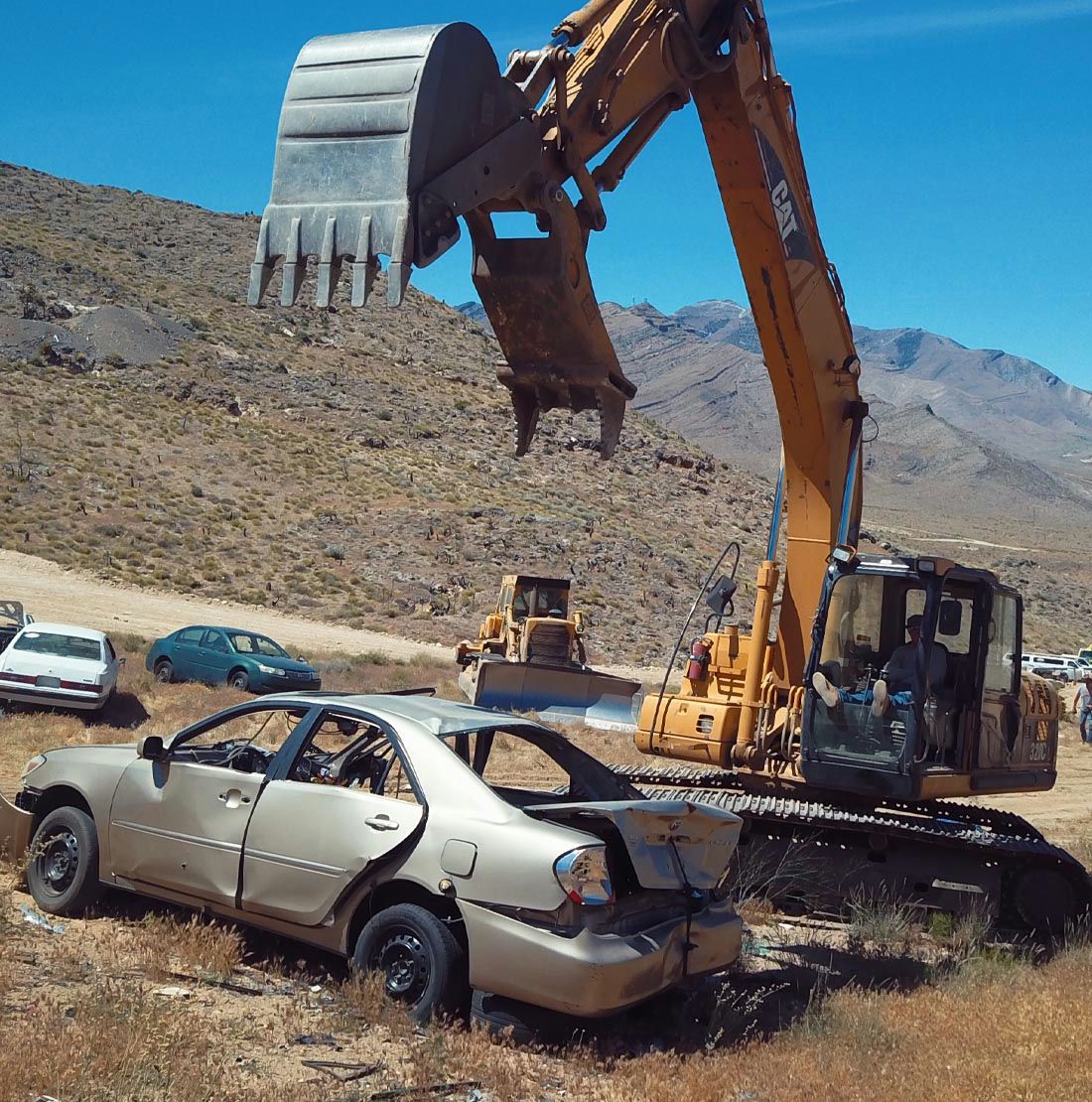 Big Cat Excavator Smash & Grab