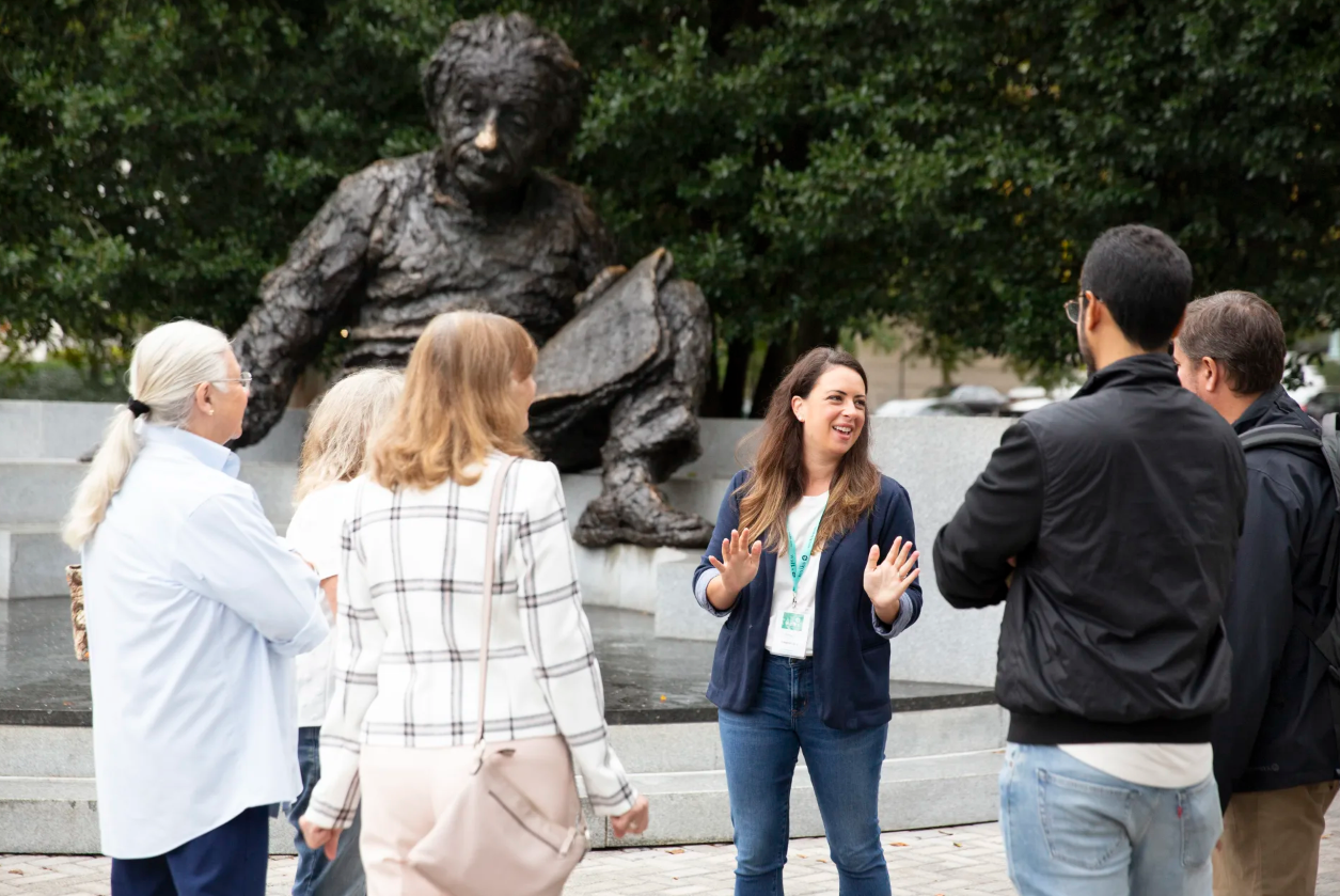 National Mall Fully Guided Tour with Washington Monument Tickets