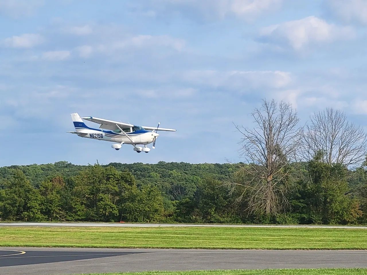 Learn to Fly a Cessna 172 Plane at Cable Airport