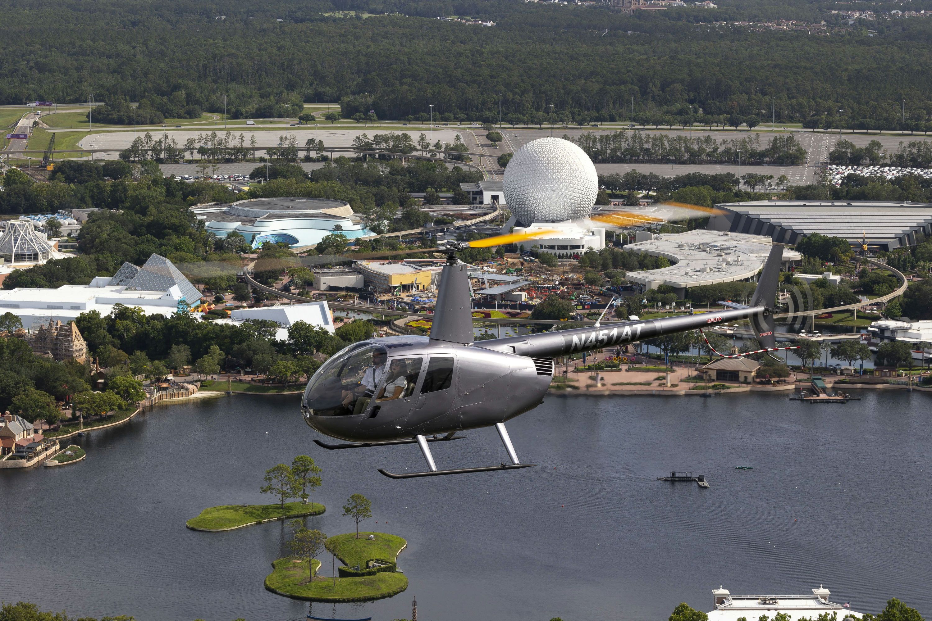 Private Downtown Orlando and Theme Parks Helicopter Tour