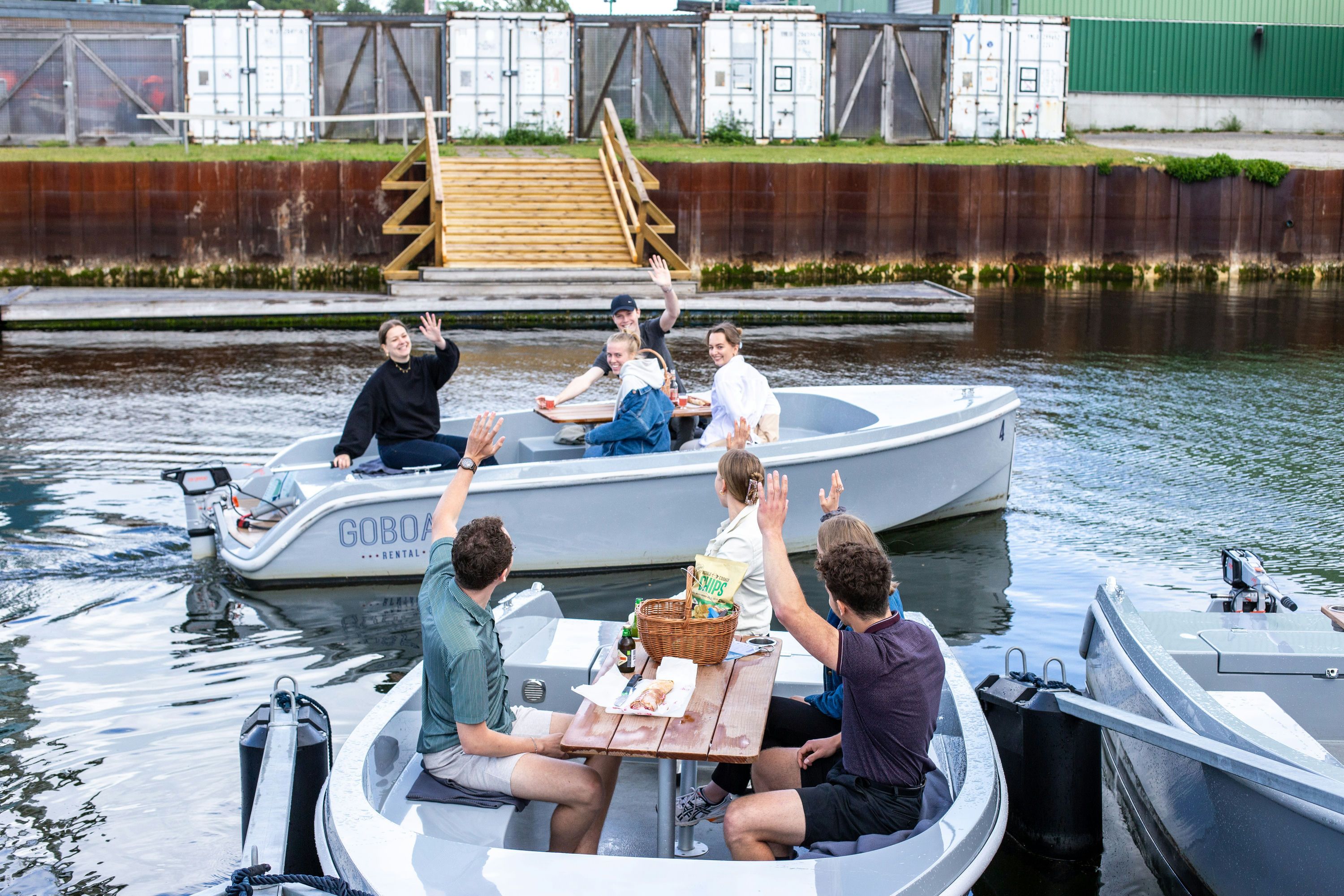 Private Electric Boat Rental from The National Harbor
