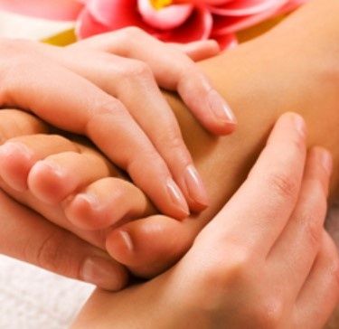 Hot & Cold Contrast Pedicure