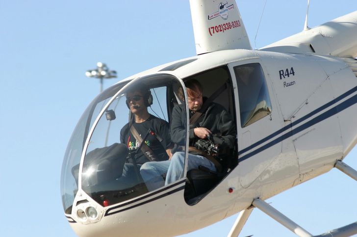 Learn to Fly a Robinson R22 Helicopter in Las Vegas - Image 3