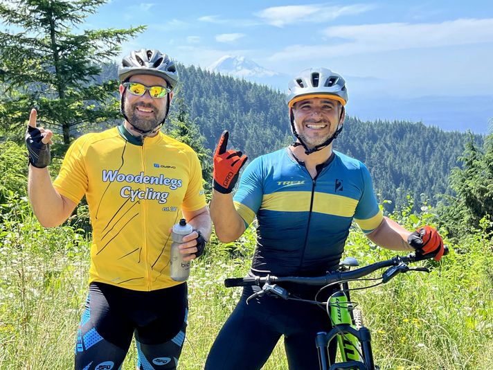 Summer Season Half Day Guided Mountain Bike Tour from Seattle