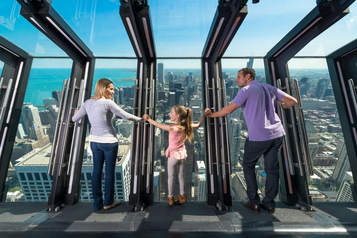 1 Night in Chicago + Go City 2 Attraction Pass: Windy City Wonders - Image 4