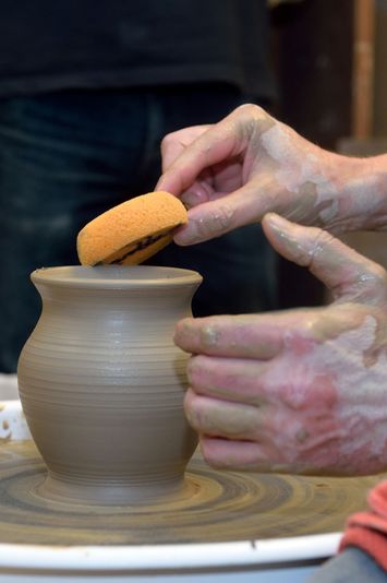 Intro to Pottery Wheel Throwing Class in San Francisco - Image 3