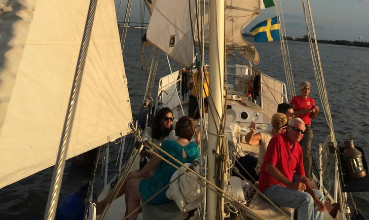 4 Hour Private Yacht Charter - Image 2