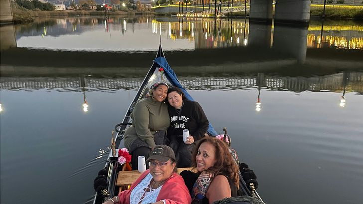 Private Gondola Cruise with Wine Tasting - Image 5