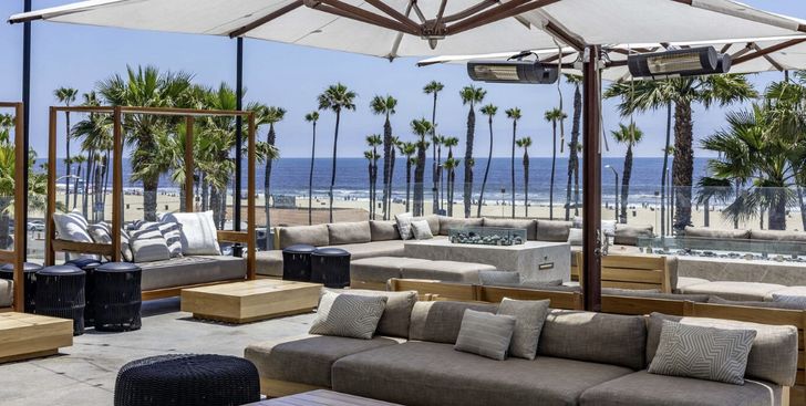 Spa Day at Aarna with Facial, Pool Access and a Glass of Bubbly - Image 5