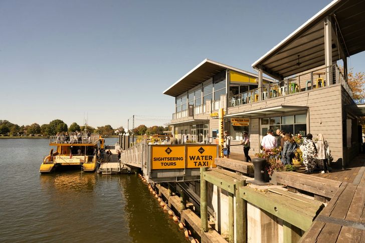 Old Town Alexandria in a Day with Round Trip Ferry Cruise - Image 3