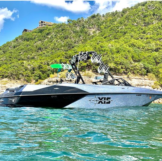 5 Hour Weekday Wake Surfing Lessons on an Axis A24 Surf Boat - Image 3