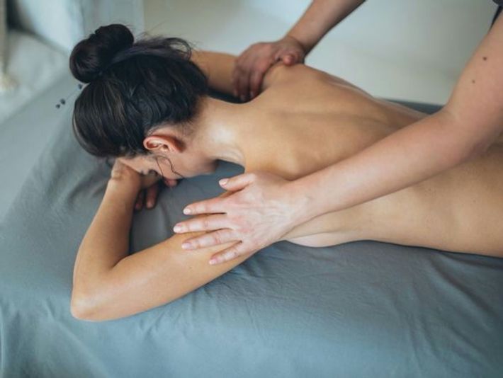 Rejuvenating Full Body Massage - Image 2