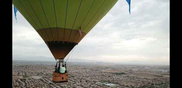 Semi-Private Hot Air Balloon Ride with Wine Tasting and Breakfast