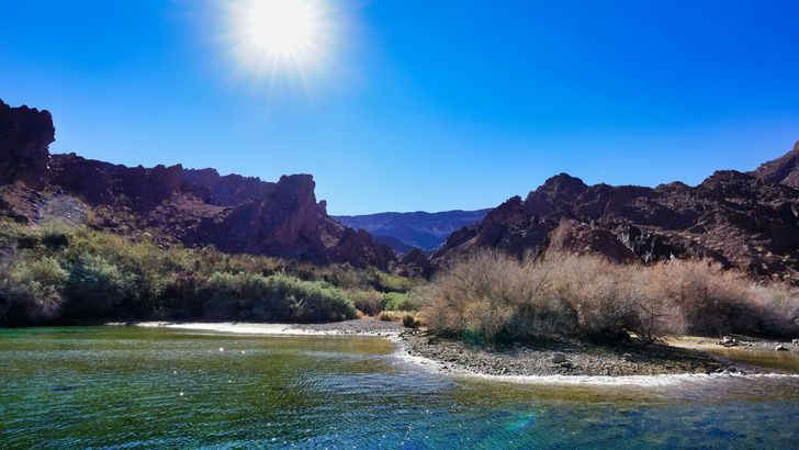 Helicopter Tour & Black Canyon Rafting Adventure with Champagne Picnic - Image 5