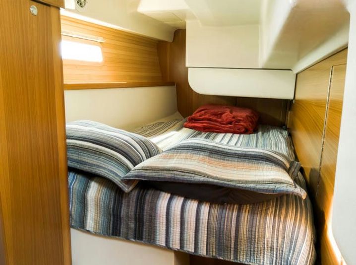 Explore the Chesapeake Bay: Overnight Sailing Charter for up to 6 - Image 9