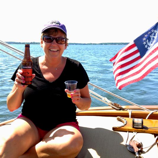 Beer Tasting Sail on a Historic Yacht - Image 5