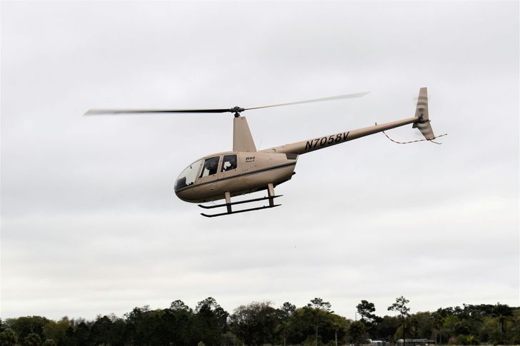 Learn to Fly an R22 Helicopter near Orlando - Image 4