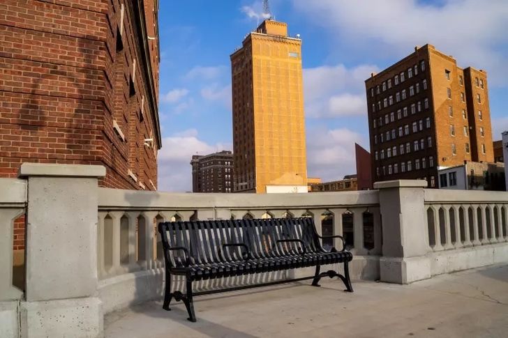 Aurora Ghost Tour - Downtown Walking Tour - Image 6