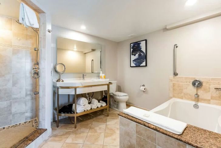Orlando Oasis: 1-Night Hotel Stay - Image 11