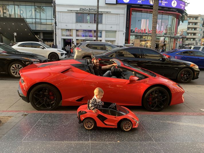 Ride or Drive a Lamborghini: 20-Minute Hollywood Boulevard Tour - Image 4