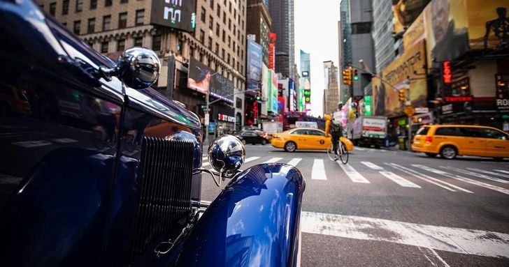 Manhattan Vintage Car Tour
