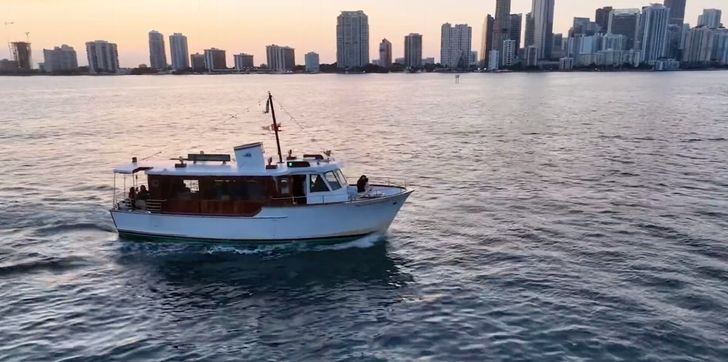 Vizcaya Sunset Cruise on Vintage Yacht - Image 3
