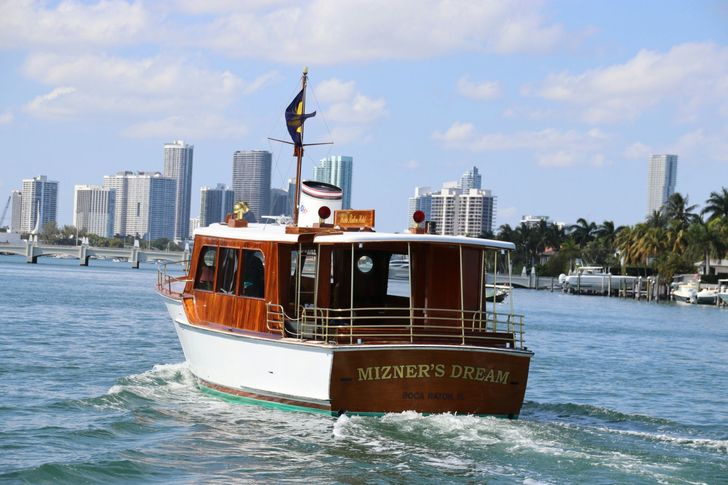 Vintage Yacht Miami Harbor Tour - Image 4