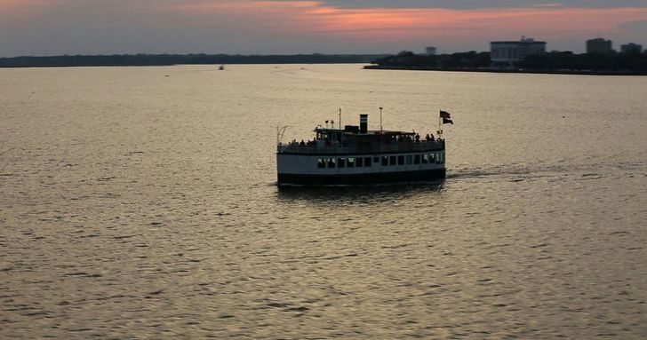 Charleston Sunset Harbor Tour - Image 4