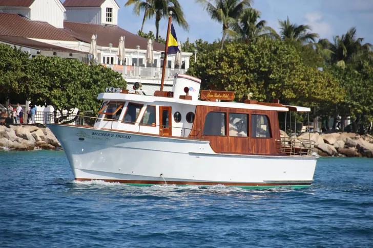 Vintage Yacht Miami Harbor Tour