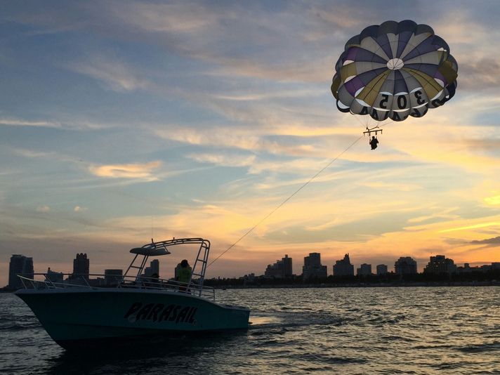 Parasailing in Miami - Image 4