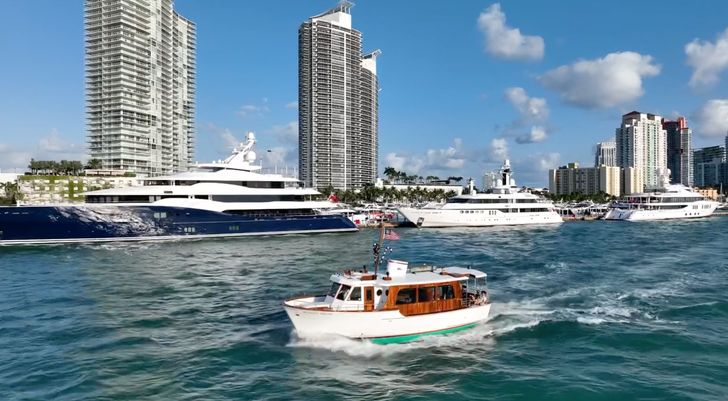 Vizcaya Sunset Cruise on Vintage Yacht - Image 5