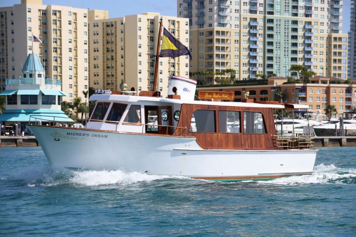 Vintage Yacht Miami Harbor Tour - Image 3