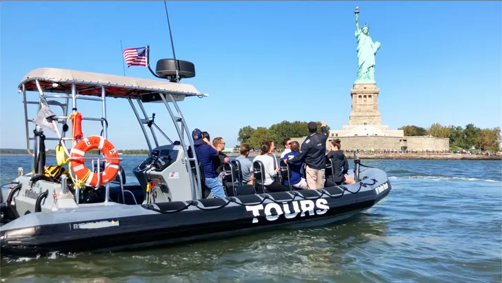 Statue of Liberty and Brooklyn Bridge Speedboat Ride