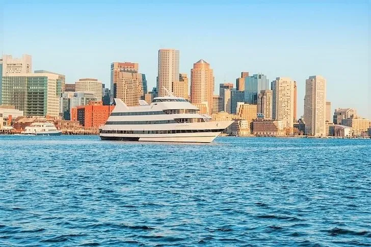 Saturday Signature Dinner Cruise in Boston