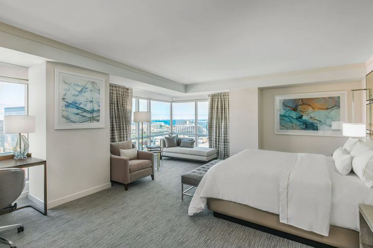 Boston Bliss: 2-Night Hotel Gift Experience - Image 6