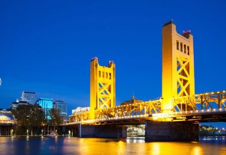Sacramento Rock the Yacht Cruise - Image 4