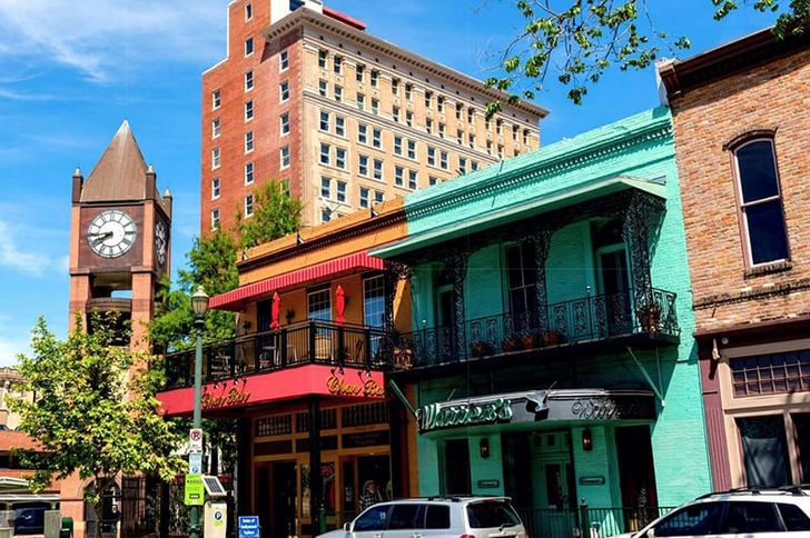 Houston Hot Spots of Downtown Food Tour - Image 5
