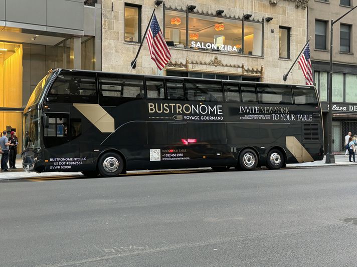 Bustronome Fine Dining Lunch Bus Tour of NYC - Image 3