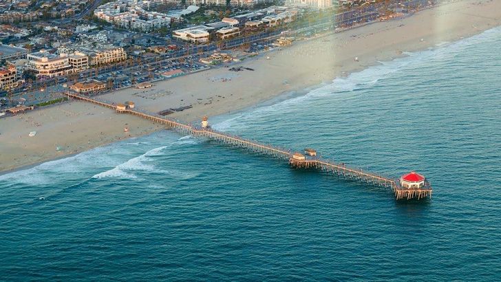 Romantic Sunset Deluxe Plane Tour of Orange County for 2 - Image 4