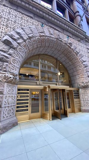 Downtown Chicago TV & Movie Sites Tour - Image 4