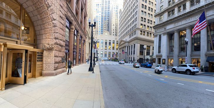 Downtown Chicago TV & Movie Sites Tour - Image 3