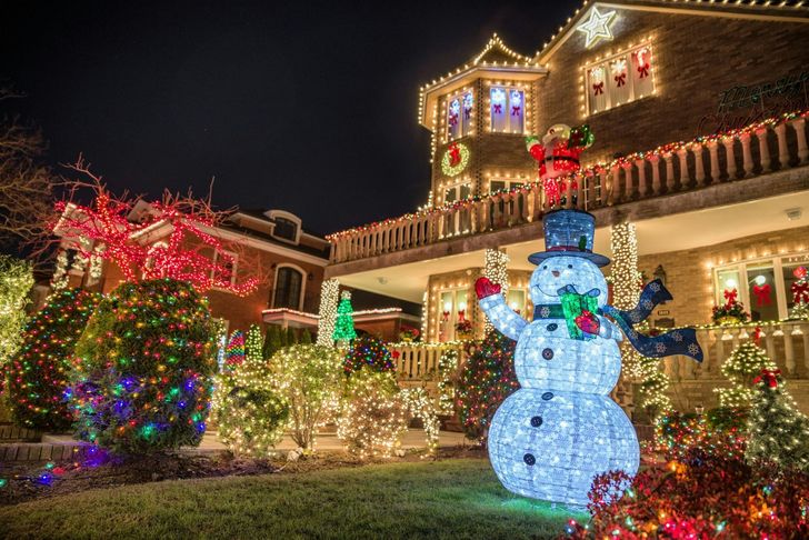 Dyker Heights Holiday Lights Walking Tour with Luxury Bus Transportation