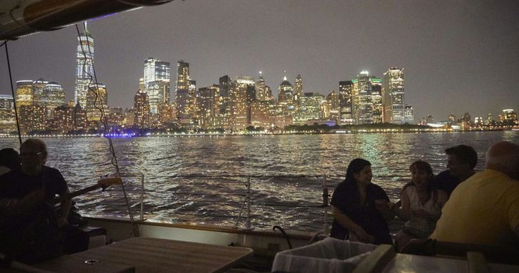 City Lights Sail on America 2.0 - Image 4