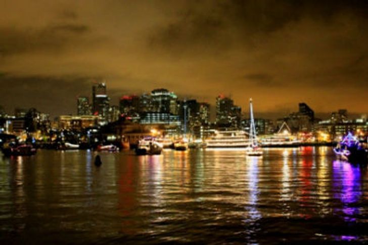 Seattle Parade of Lights Holiday Dinner Cruise - Image 5