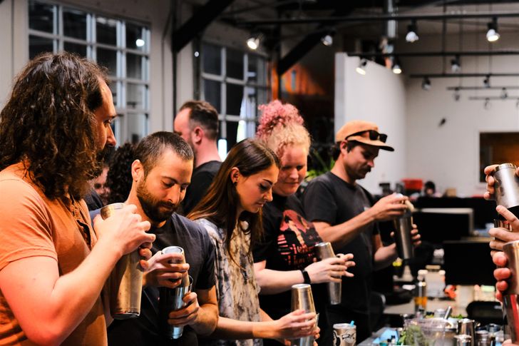 Hands On Los Angeles Mixology Class - Image 5