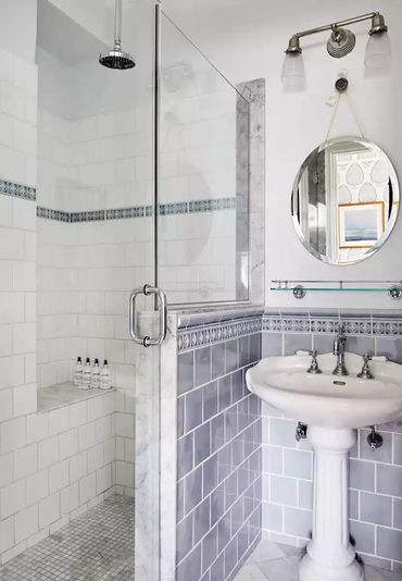 A Serene Weekday Stay at the Cliffside Inn - Image 9