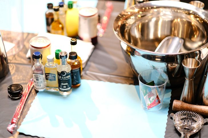 Hands On Los Angeles Mixology Class - Image 10