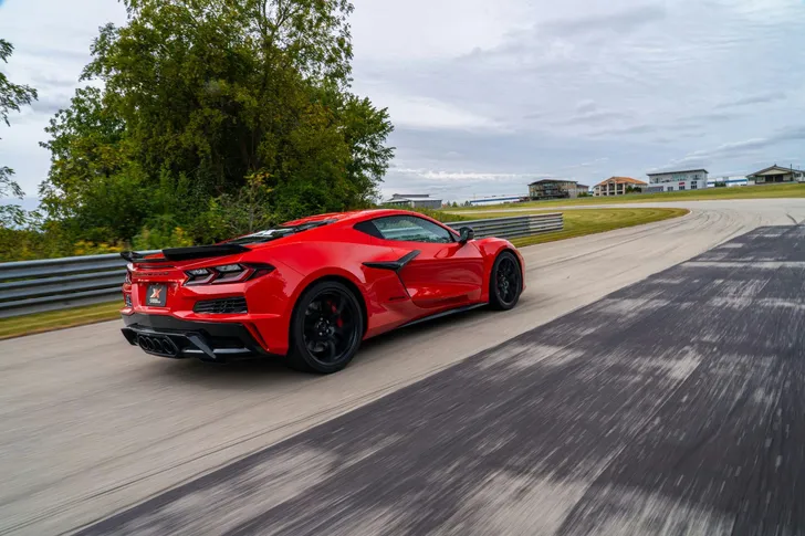 Race a Chevrolet Corvette C8 Z06 - NOLA