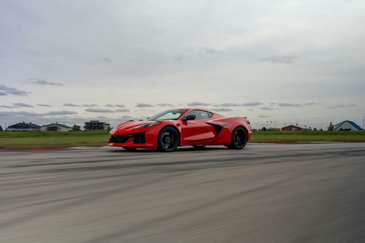 Race a Chevrolet Corvette C8 Z06 - High Plains Raceway