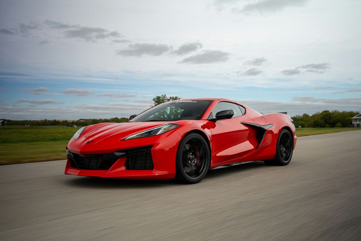 Race a Chevrolet Corvette C8 Z06 - Atlanta Motorsports Park